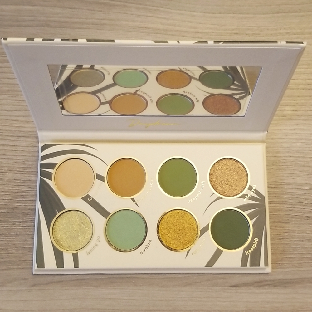 🛍 2/$25 Kara Beauty Daydream Eye Shadow Palette
